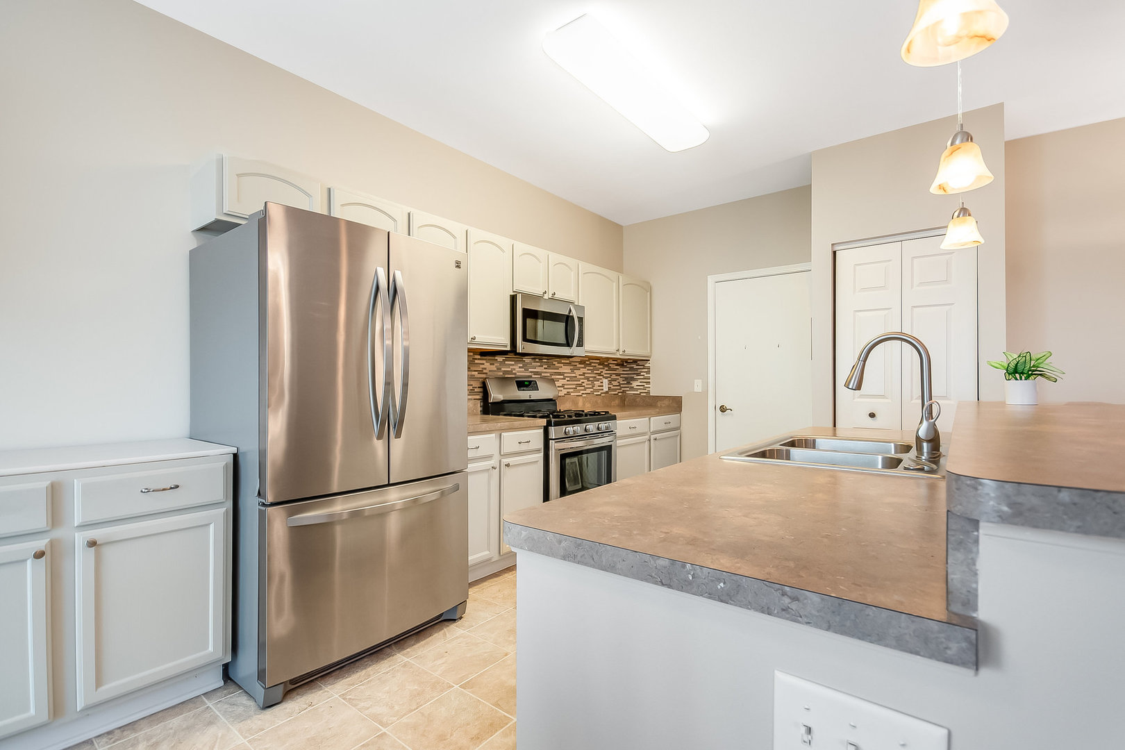 1565 W Cadillac Circle Unit: 0