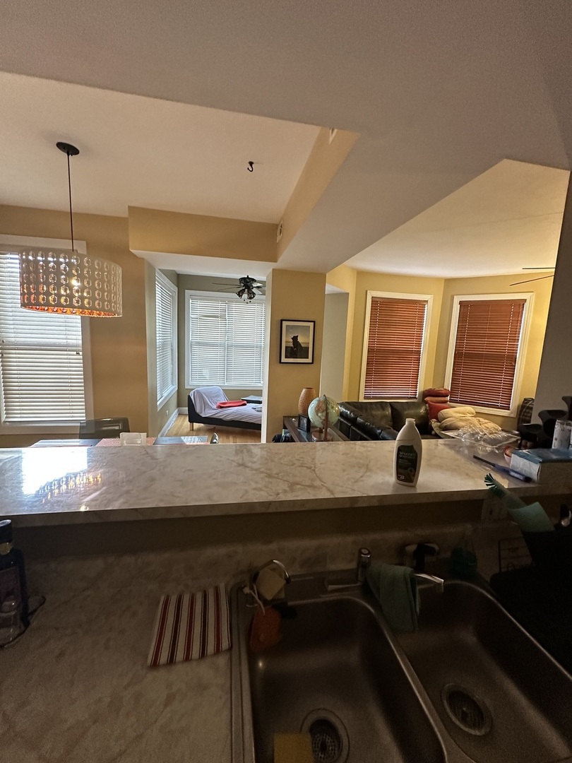 1506 W BIRCHWOOD Avenue Unit: 2