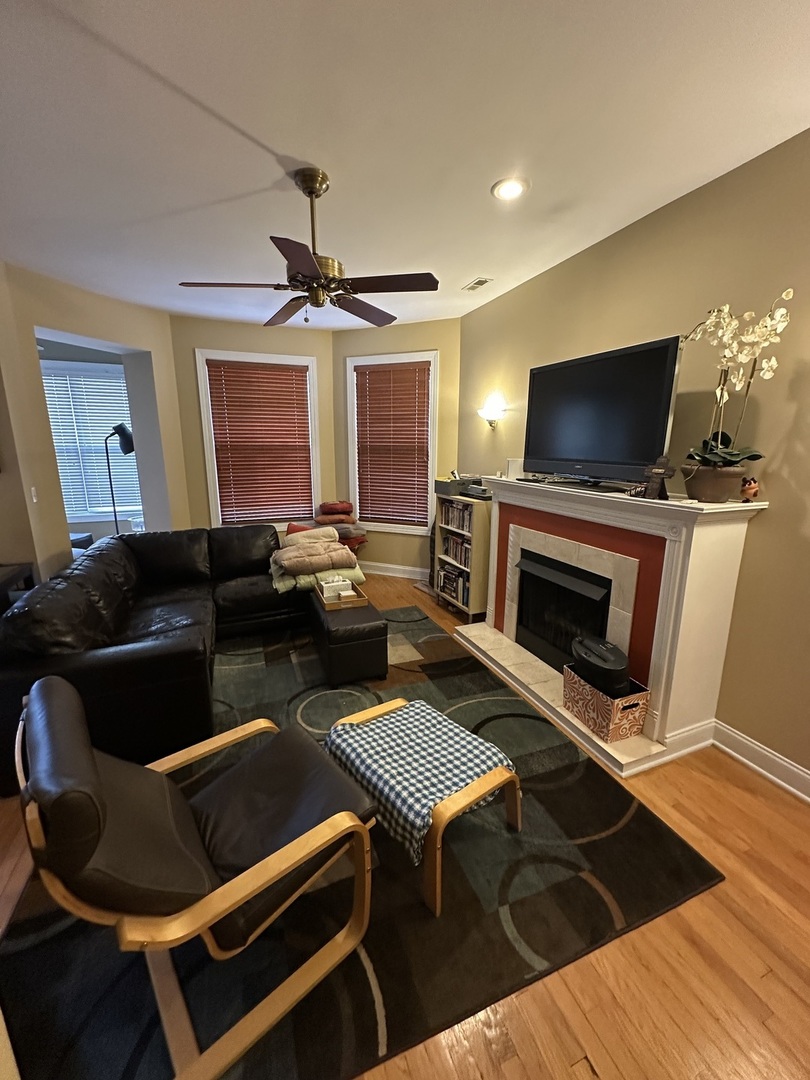 1506 W BIRCHWOOD Avenue Unit: 2