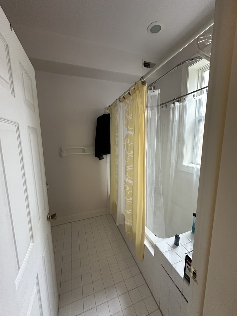 1506 W BIRCHWOOD Avenue Unit: 2