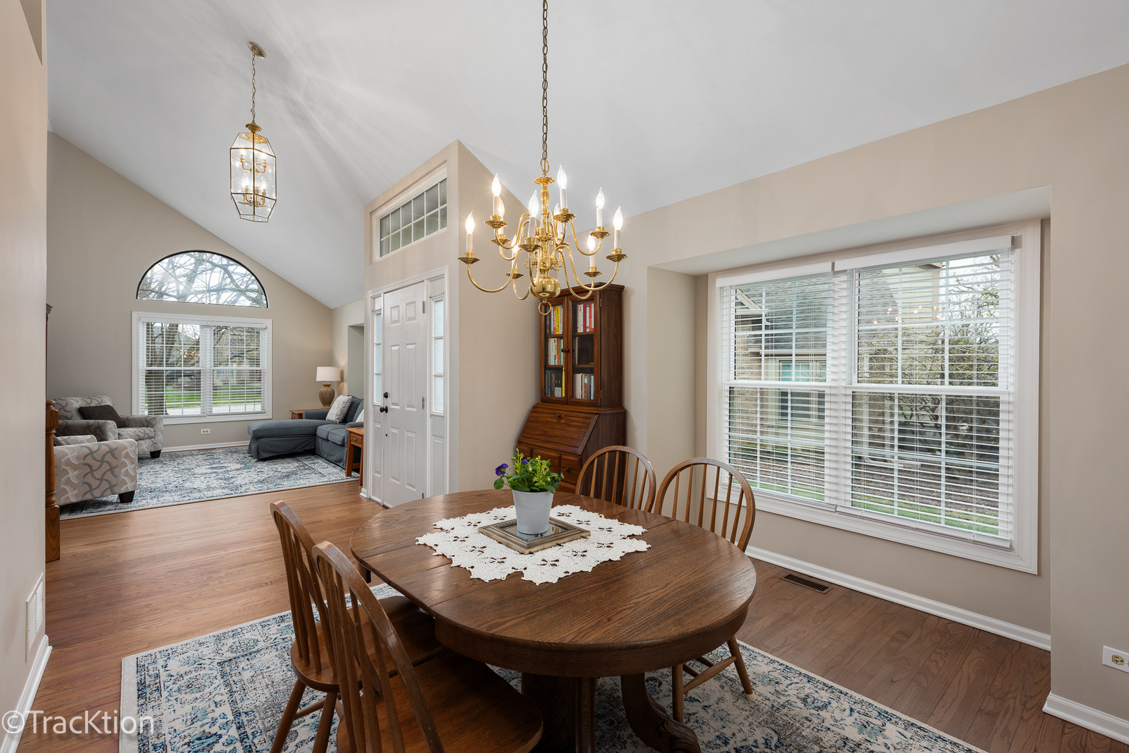 27W220 Chelsea Circle