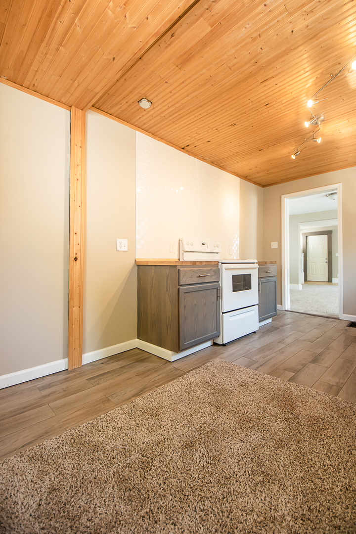 813 W 5th Street