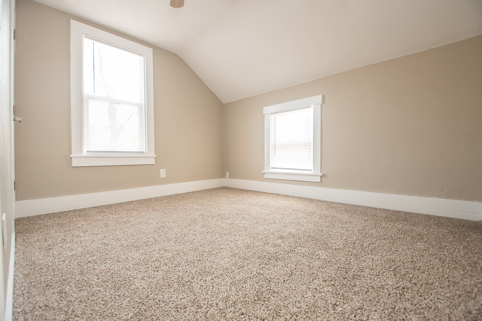 813 W 5th Street