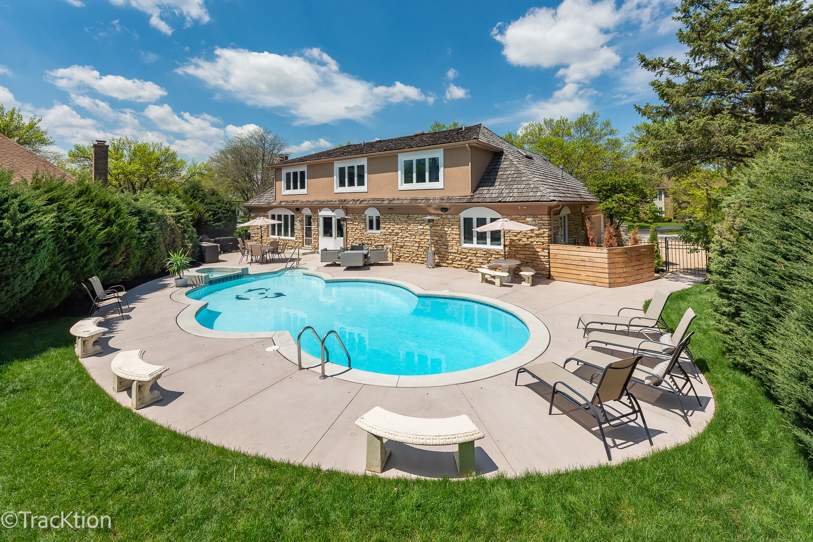 609 Ridgewood Court