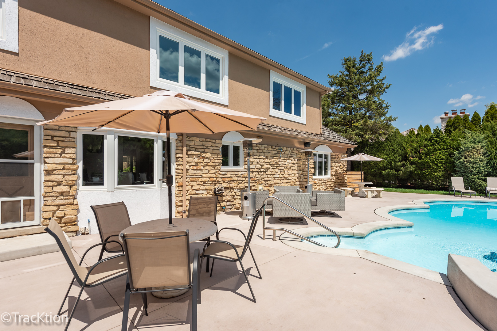609 Ridgewood Court