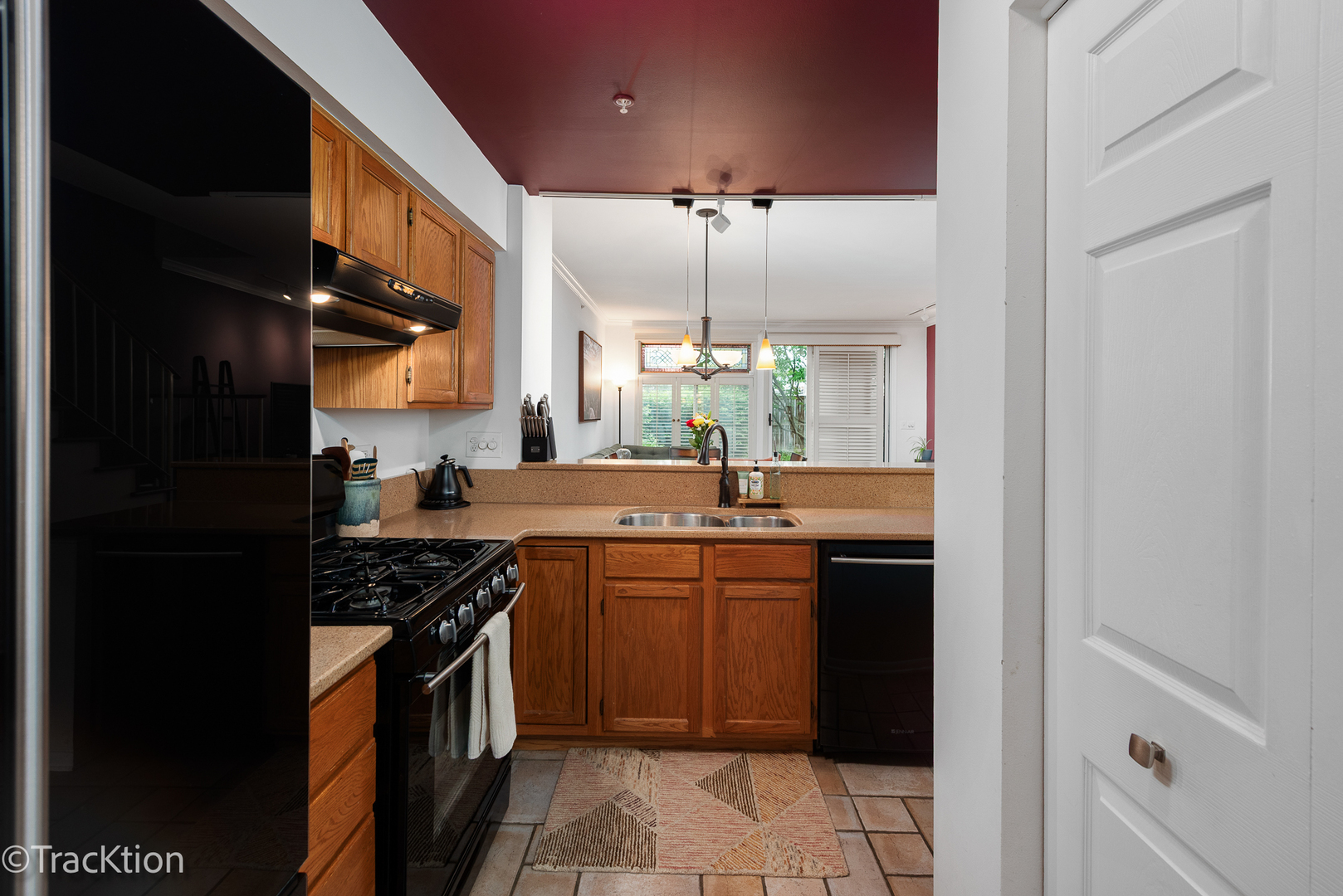 1102 E Cambria Lane
