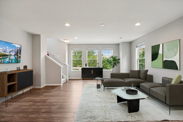 2490 Huntleigh Lane