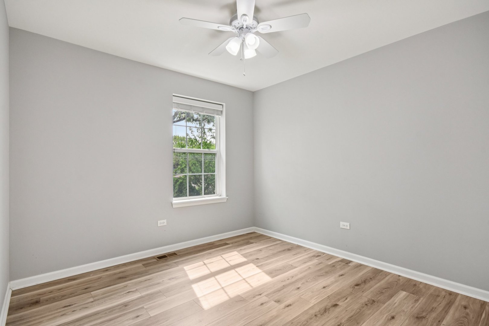 2490 Huntleigh Lane