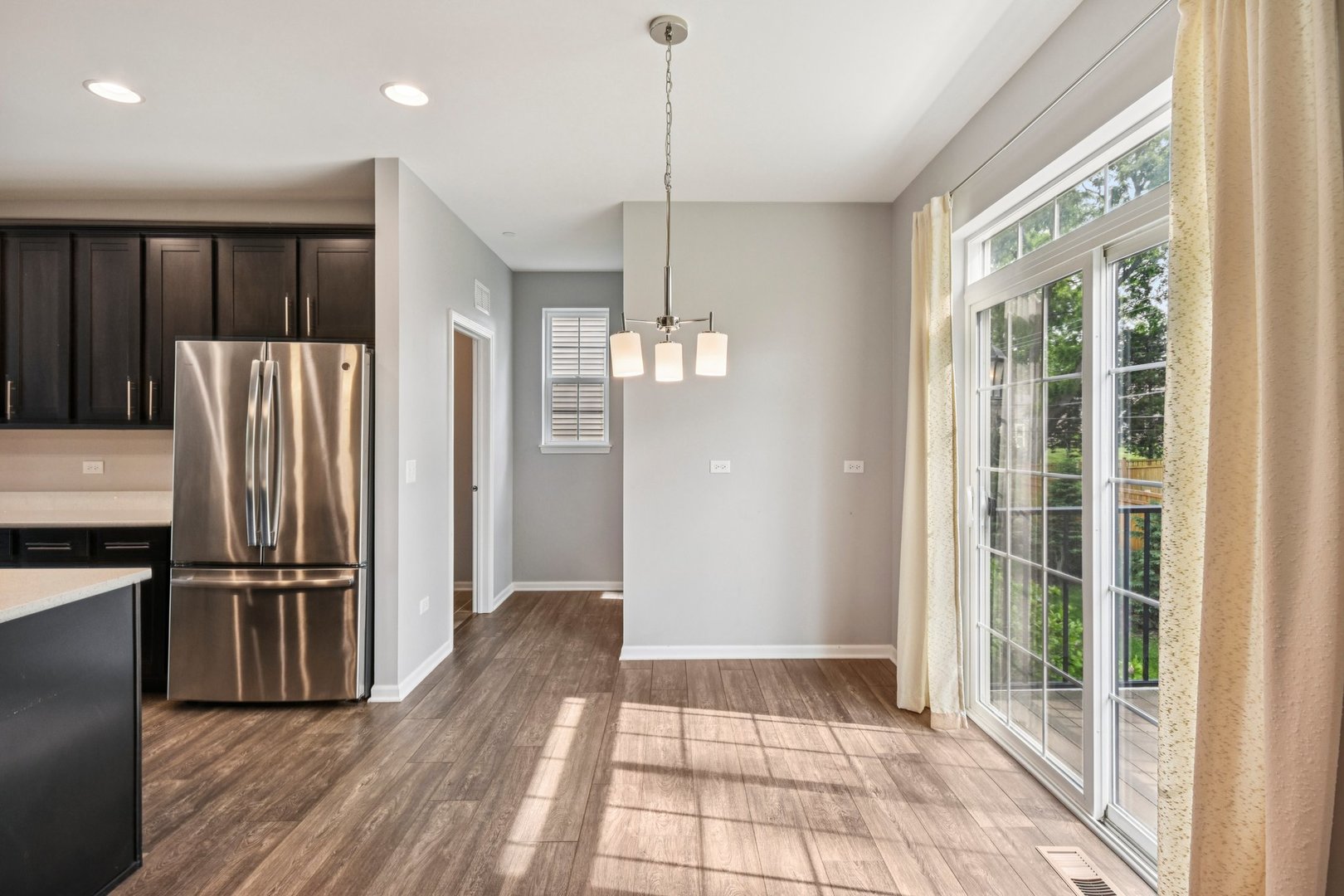 2490 Huntleigh Lane