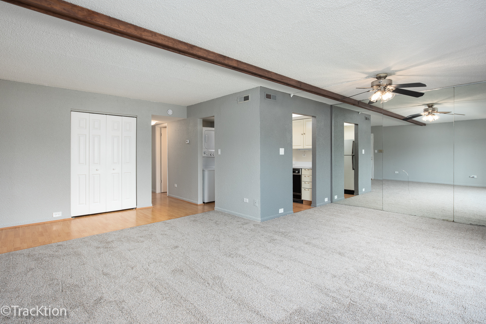 9105 S Roberts Road Unit: 1A