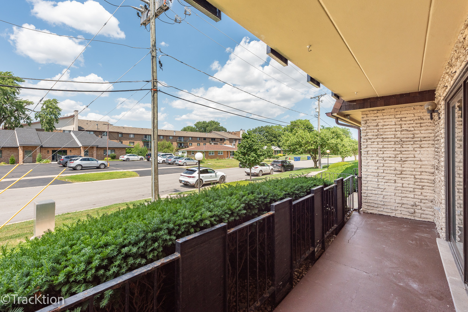 9105 S Roberts Road Unit: 1A