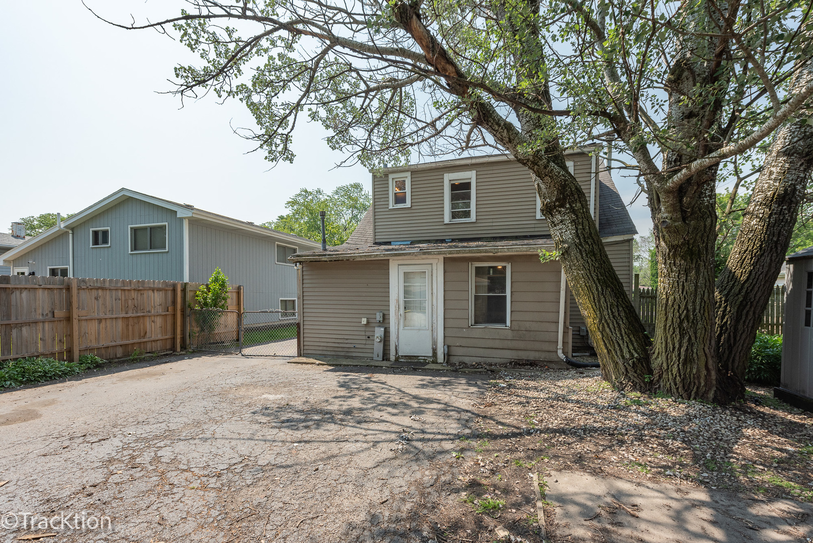 910 E Krage Drive