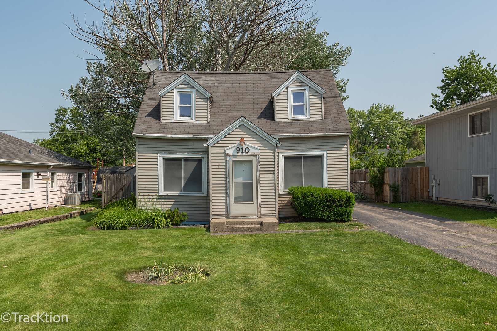 910 E Krage Drive