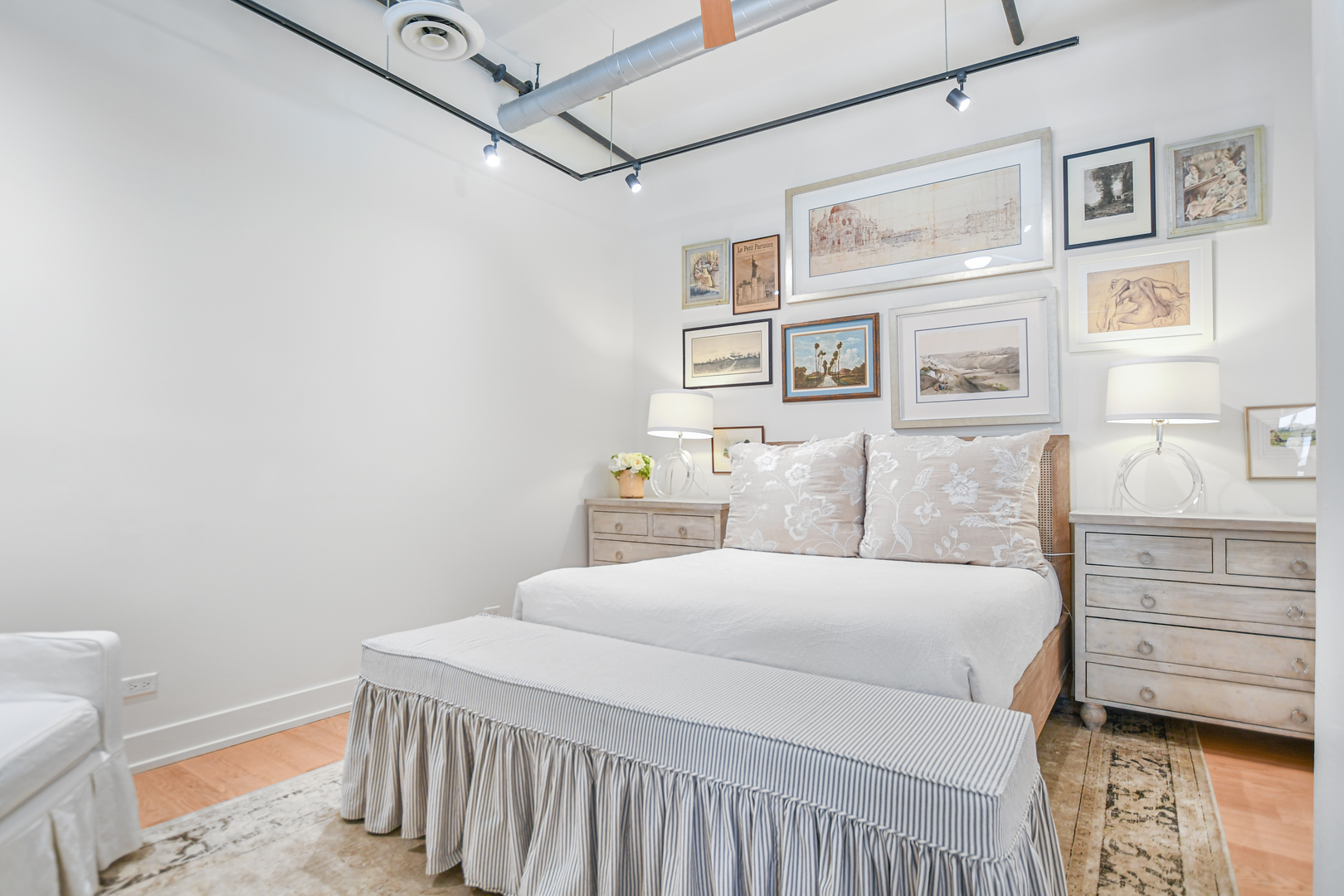 711 S Dearborn Street Unit: 201-303