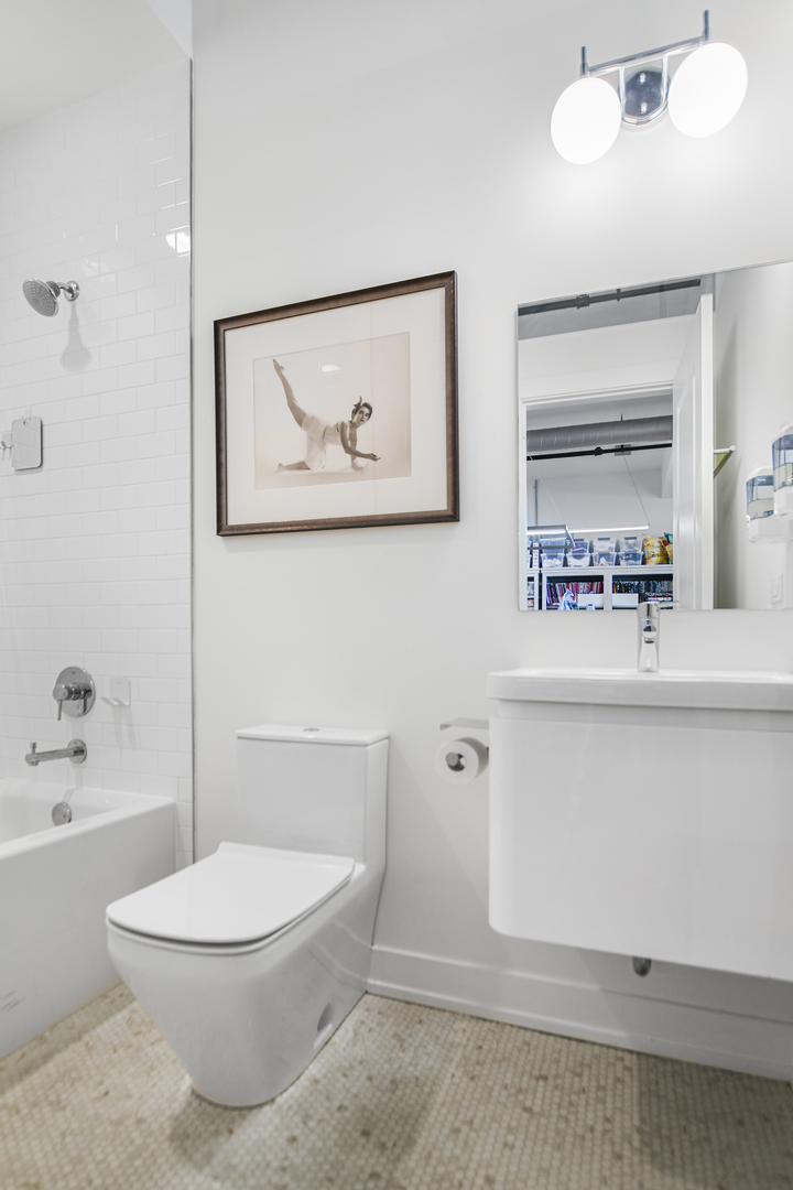 711 S Dearborn Street Unit: 201-303