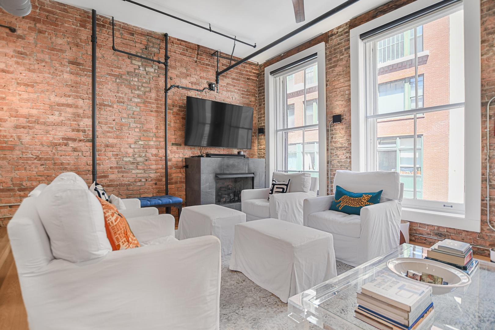 711 S Dearborn Street Unit: 201-303