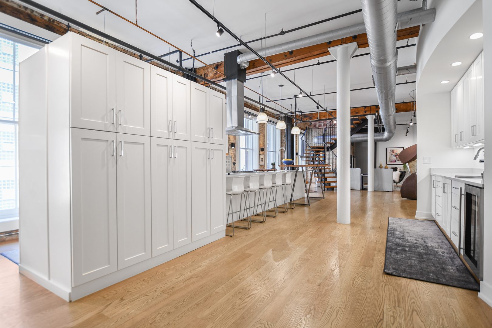 711 S Dearborn Street Unit: 201-303
