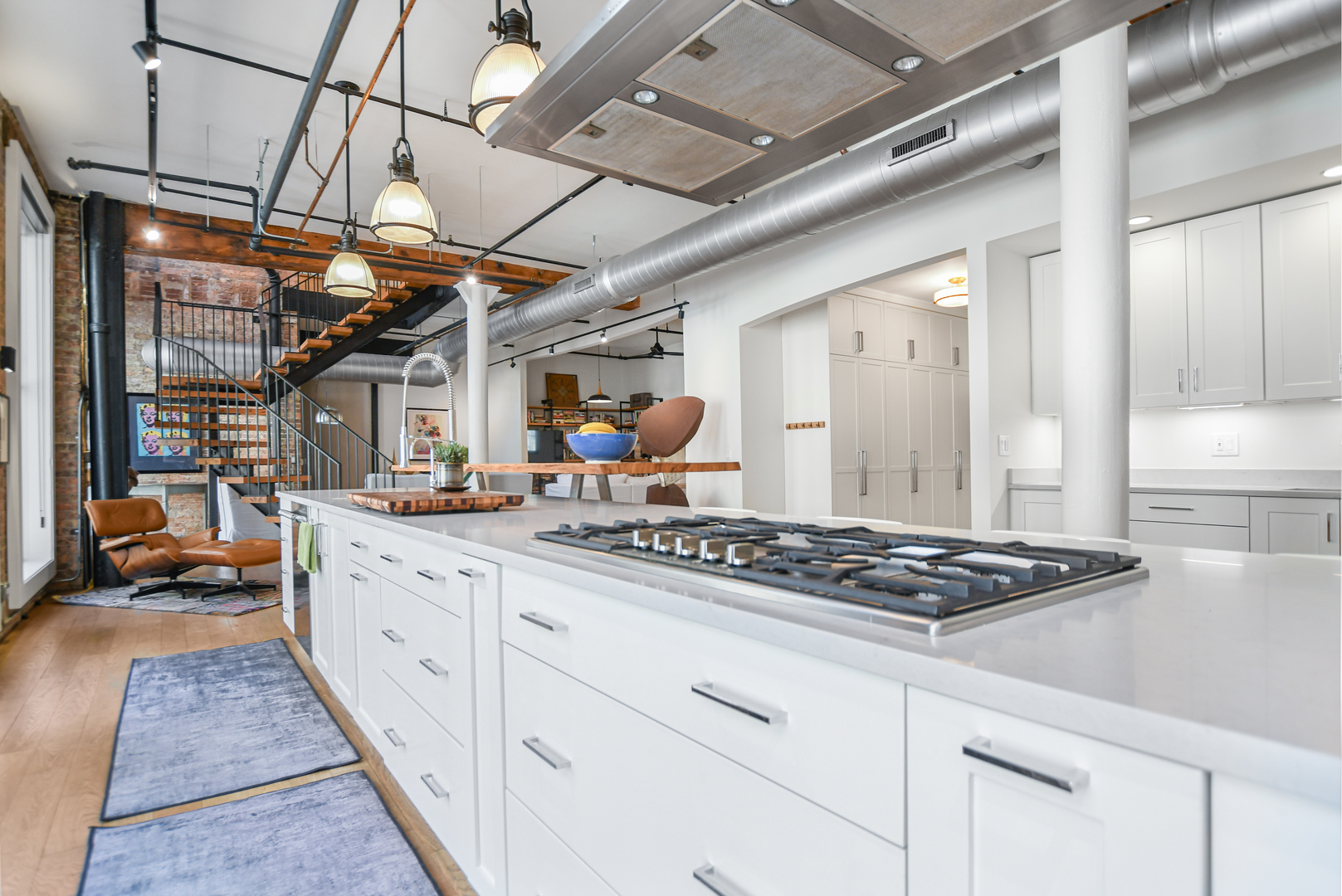 711 S Dearborn Street Unit: 201-303
