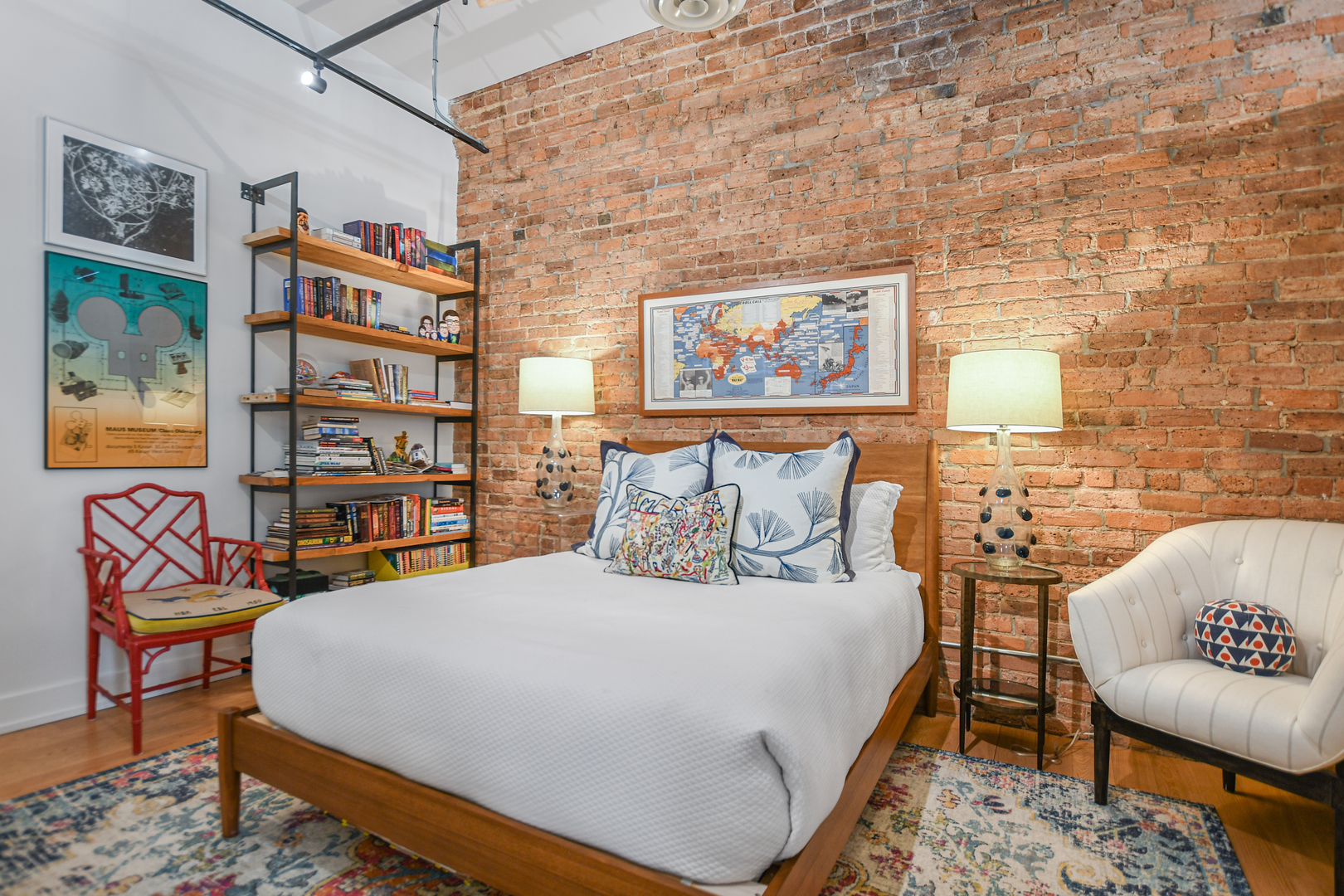 711 S Dearborn Street Unit: 201-303