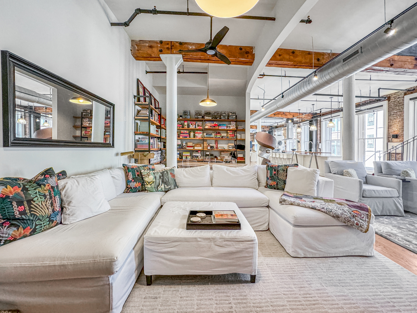 711 S Dearborn Street Unit: 201-303