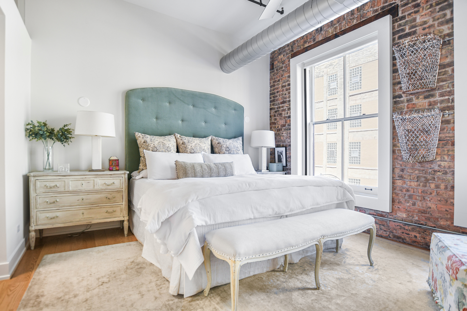 711 S Dearborn Street Unit: 201-303