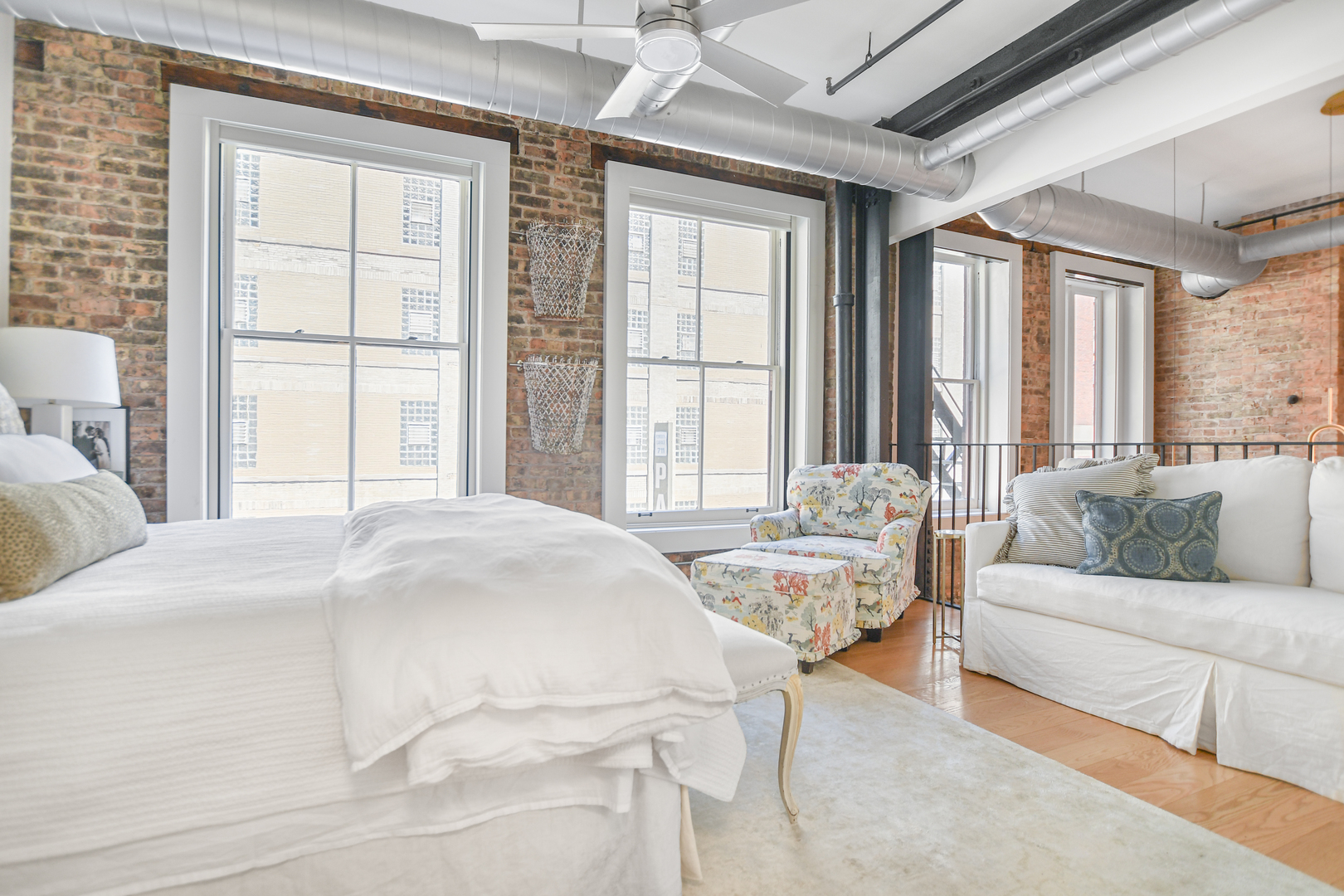 711 S Dearborn Street Unit: 201-303