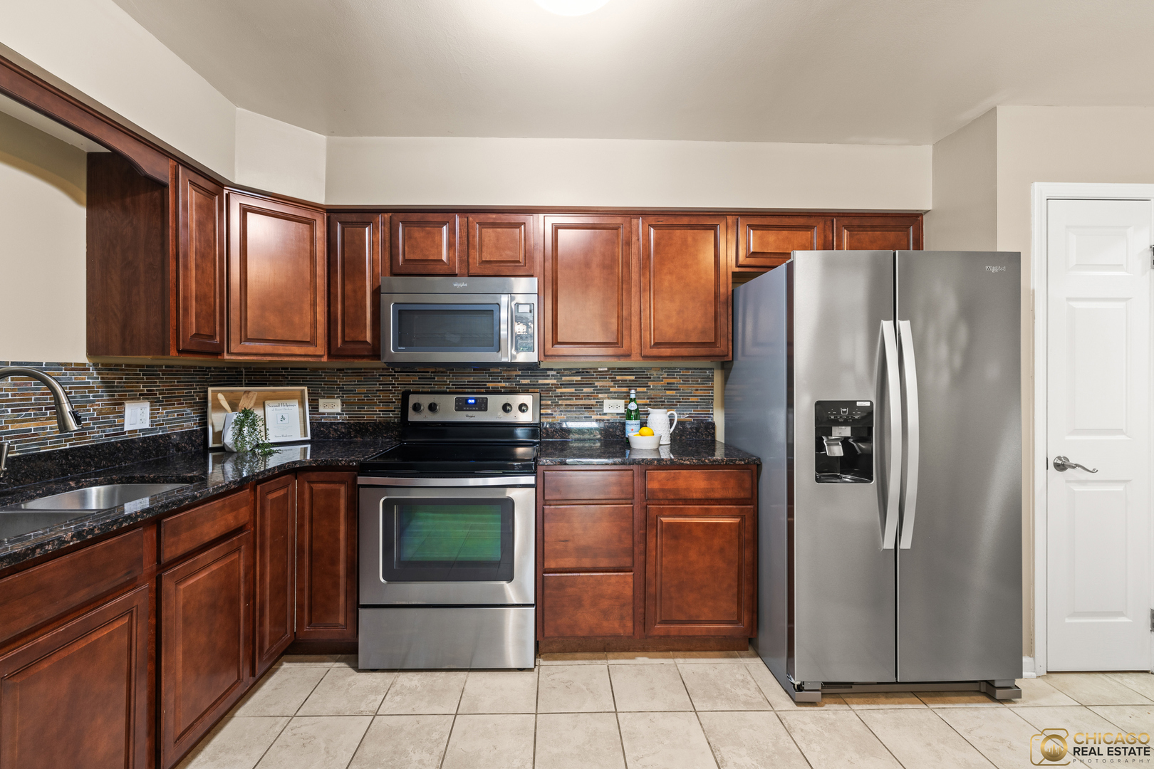 4900 Forest Avenue Unit: 205