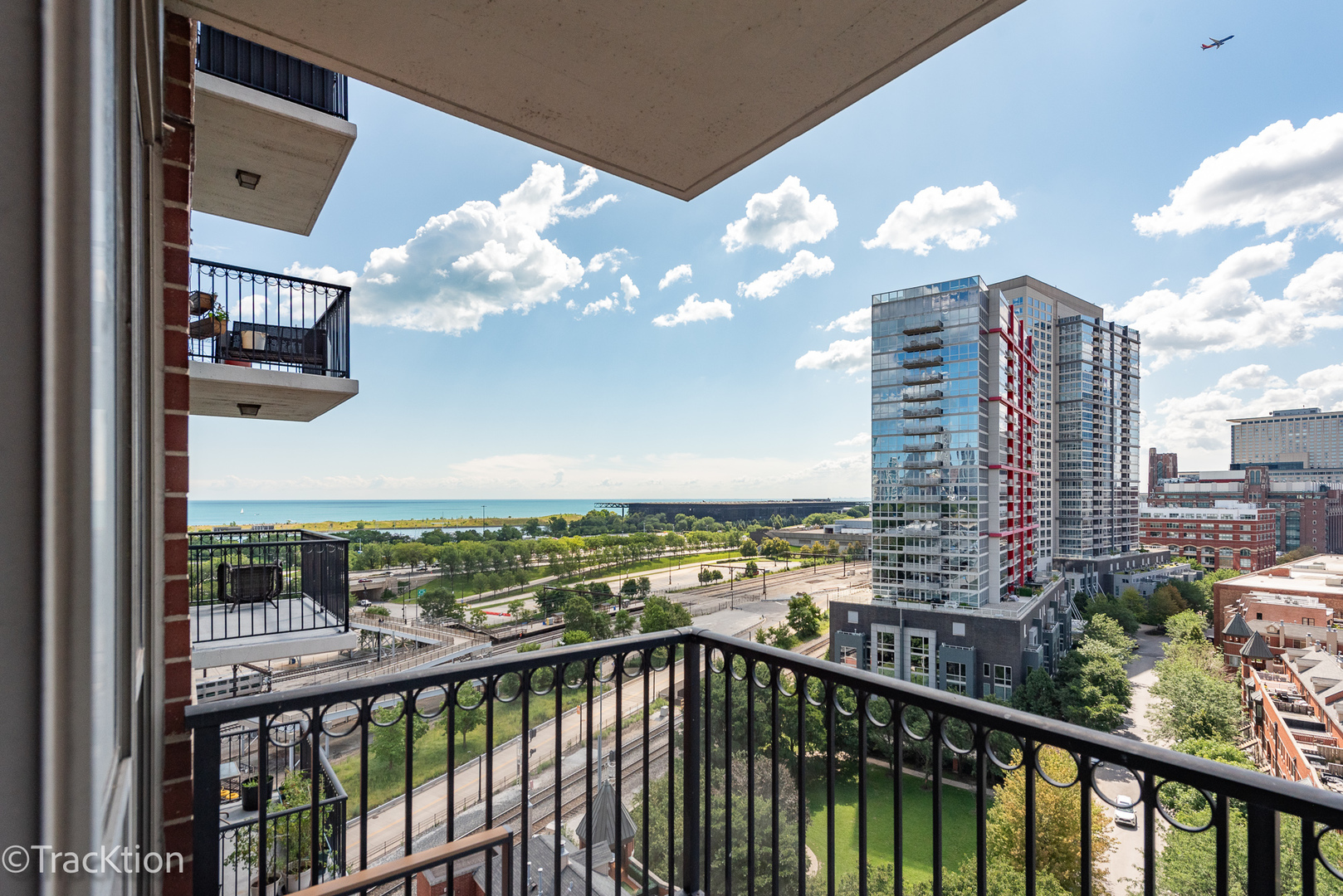 1717 S PRAIRIE Avenue Unit: 1209
