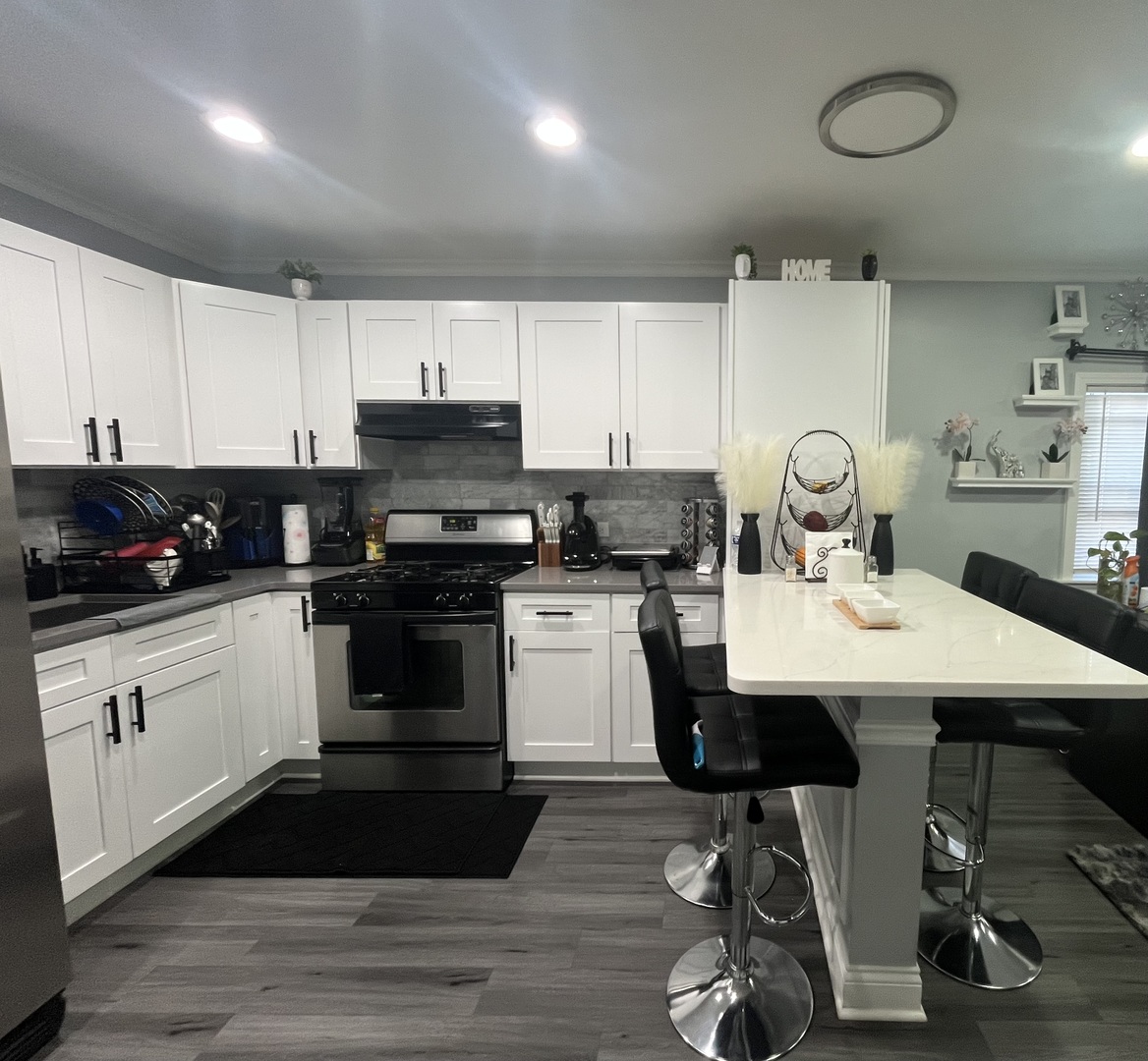 9001 S Cicero Avenue Unit: 6