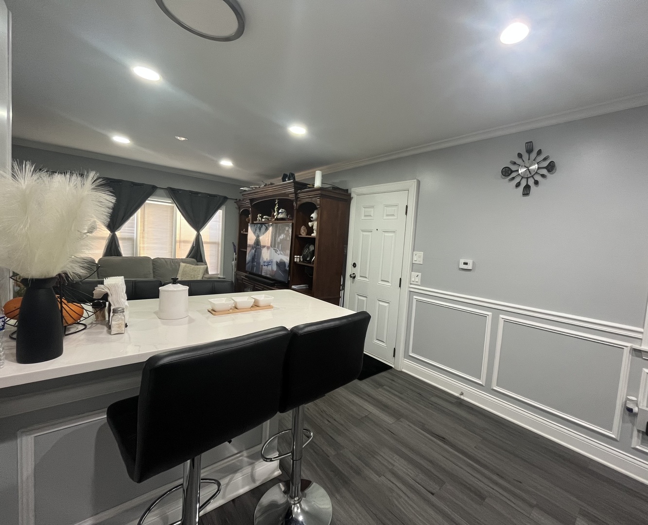 9001 S Cicero Avenue Unit: 6