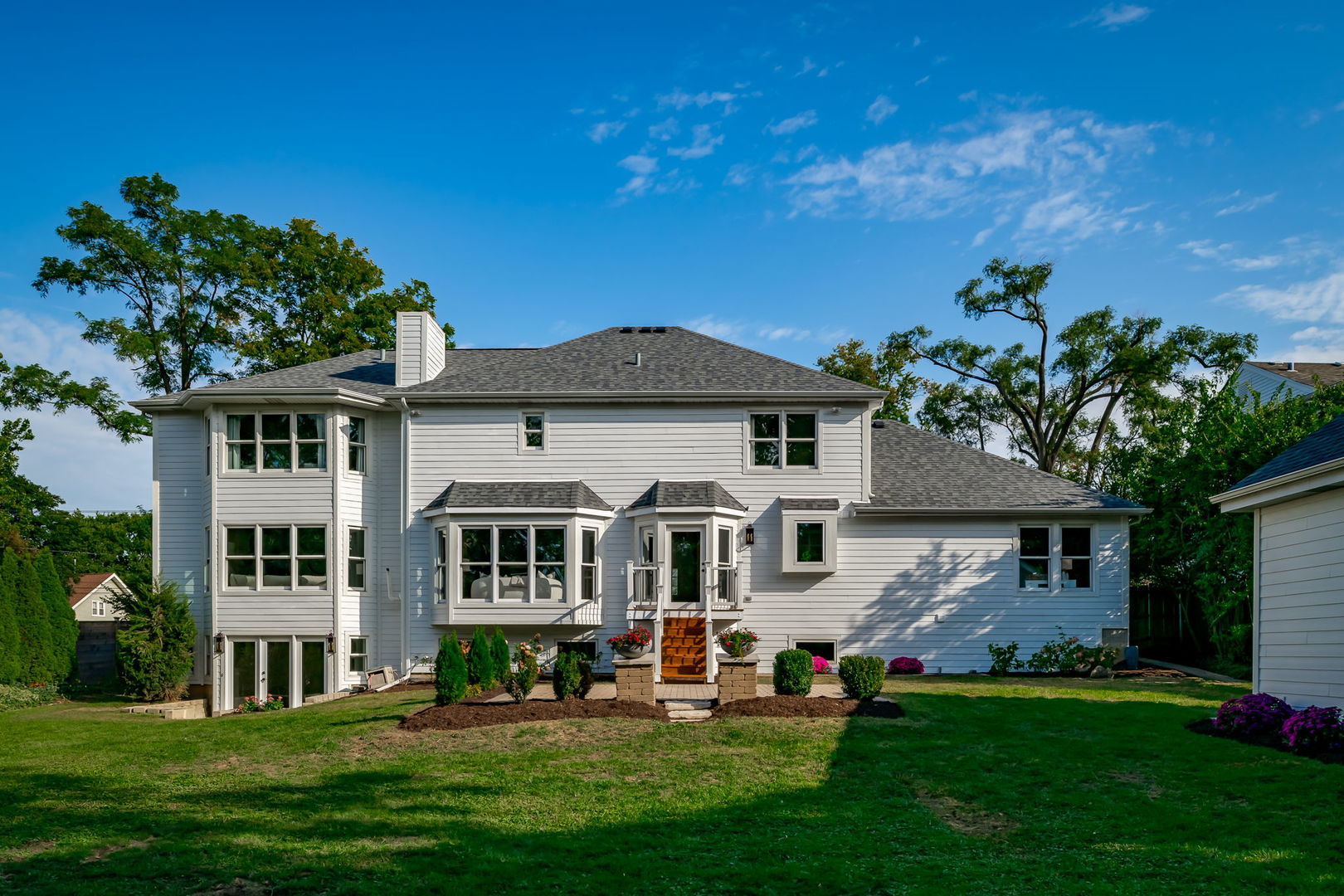 369 Hawthorne Boulevard