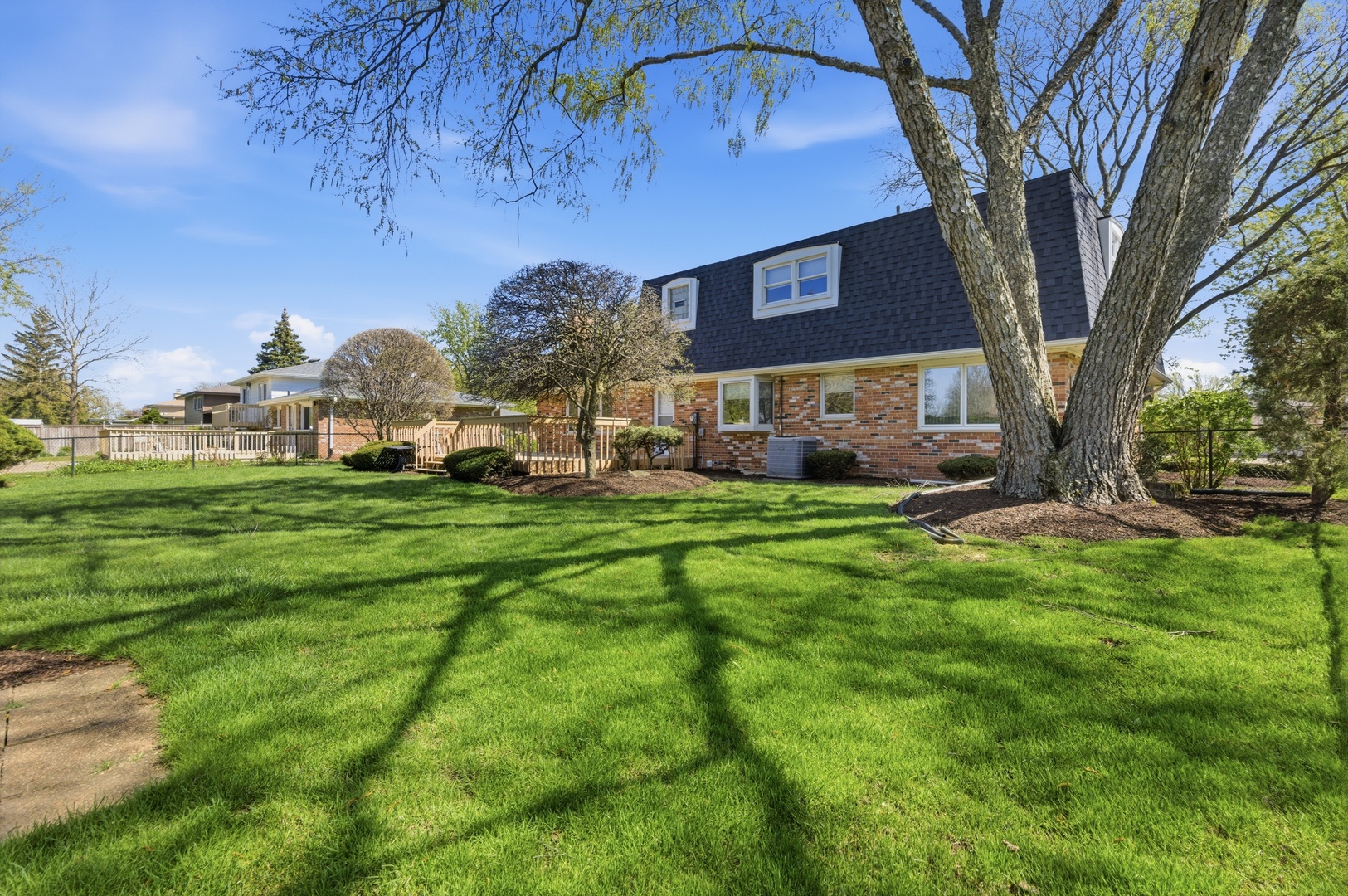 18W276 Holly Avenue