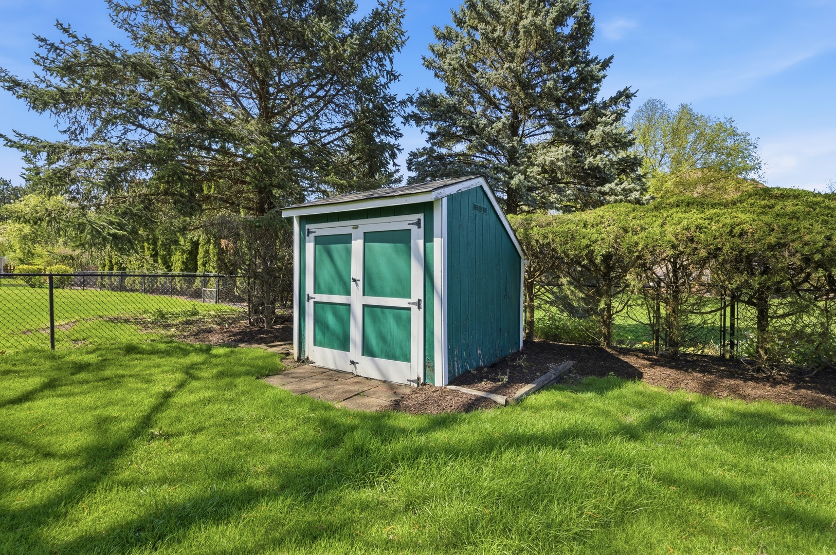 18W276 Holly Avenue