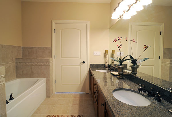229 S Main Street Unit: 2E