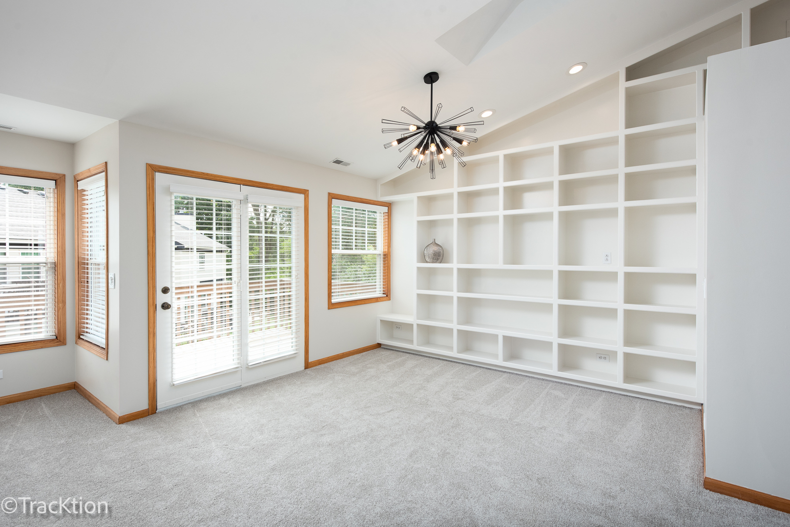 321 Kresswood Drive Unit: 6D