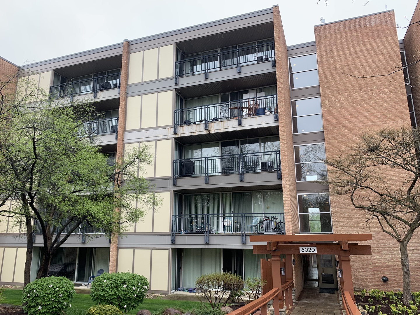 6020 Oakwood Drive Unit: 4H