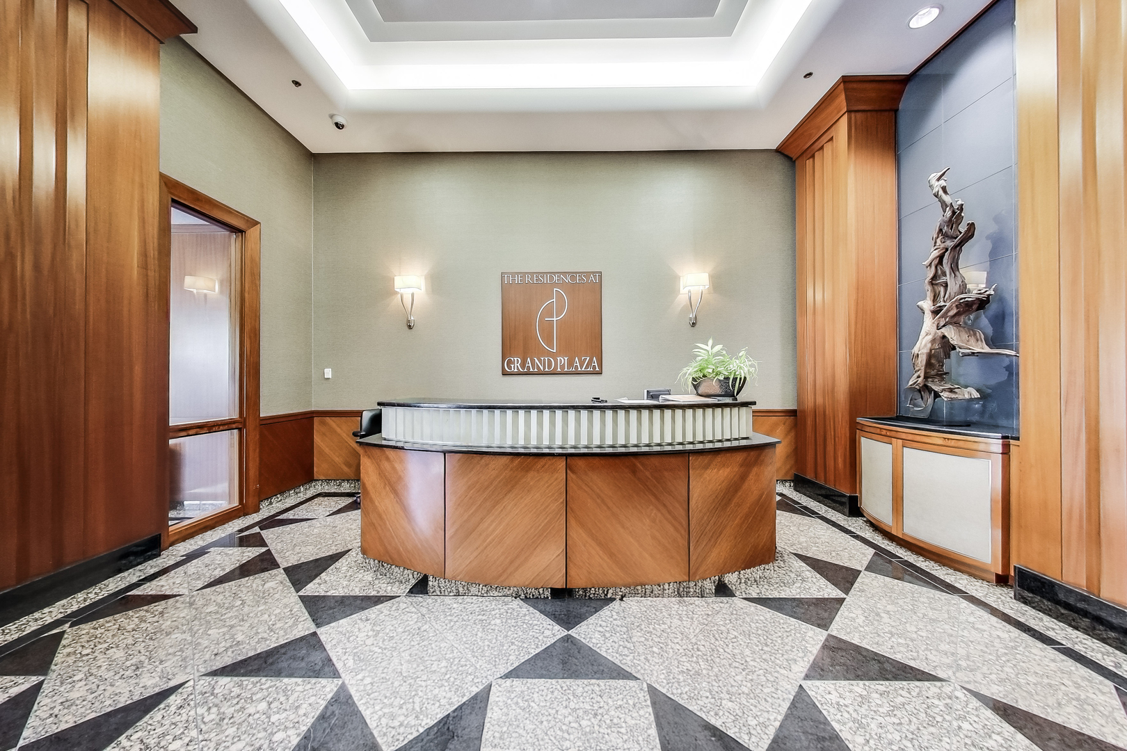 545 N Dearborn Street Unit: 2505