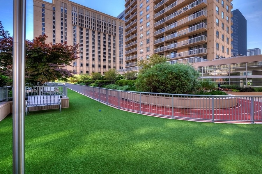 545 N Dearborn Street Unit: 2505