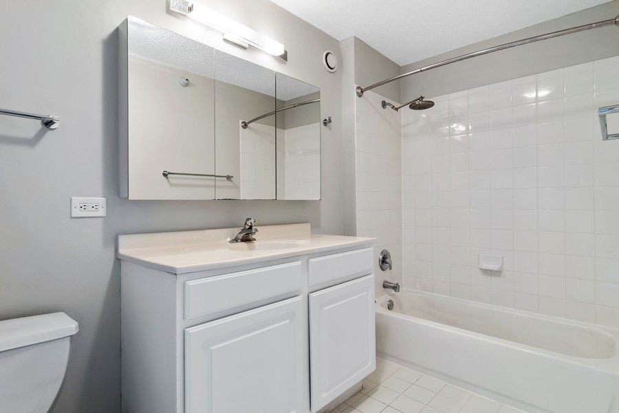 545 N Dearborn Street Unit: 2505