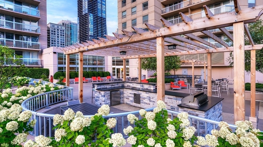 545 N Dearborn Street Unit: 2505