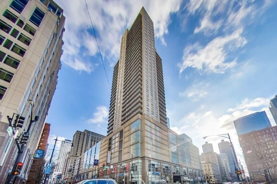 545 N Dearborn Street Unit: 2505