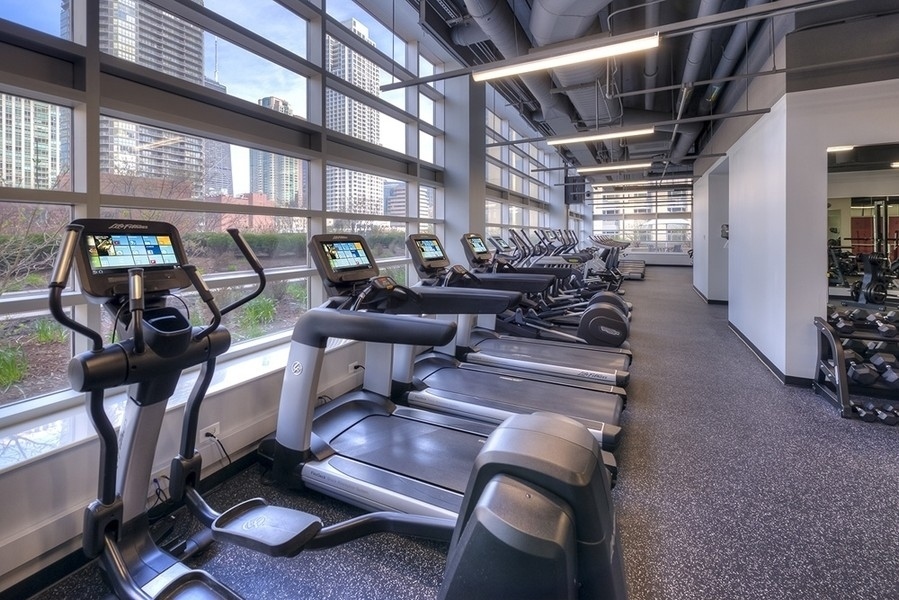 545 N Dearborn Street Unit: 2505