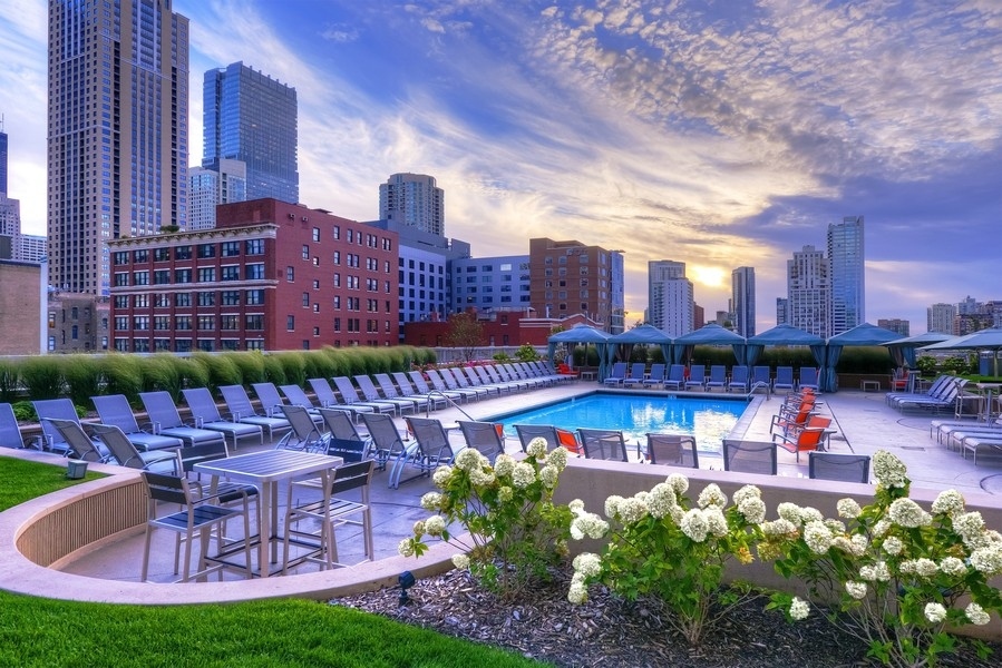 545 N Dearborn Street Unit: 2505