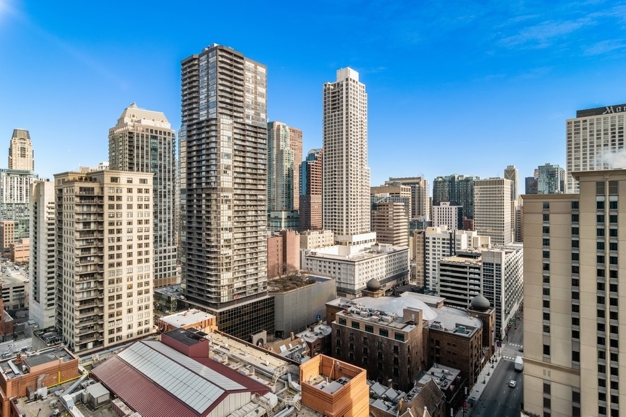 545 N Dearborn Street Unit: 2505