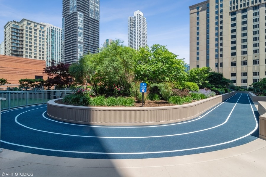 545 N Dearborn Street Unit: 2505