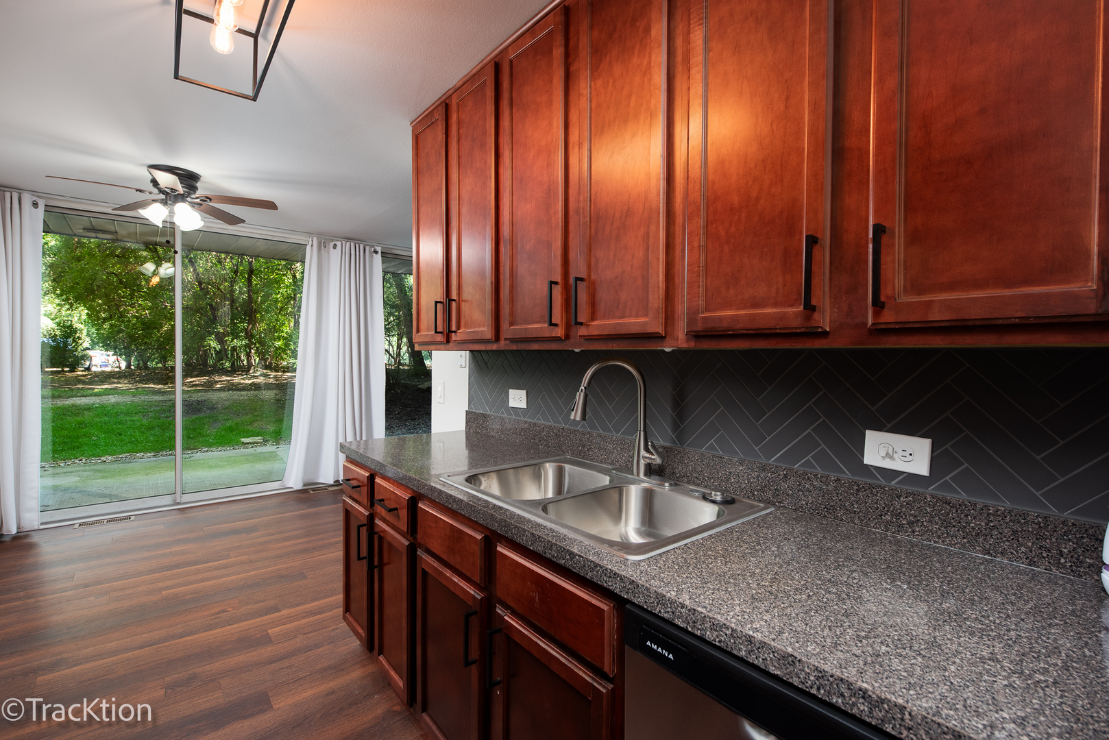 5950 Oakwood Drive Unit: 1H
