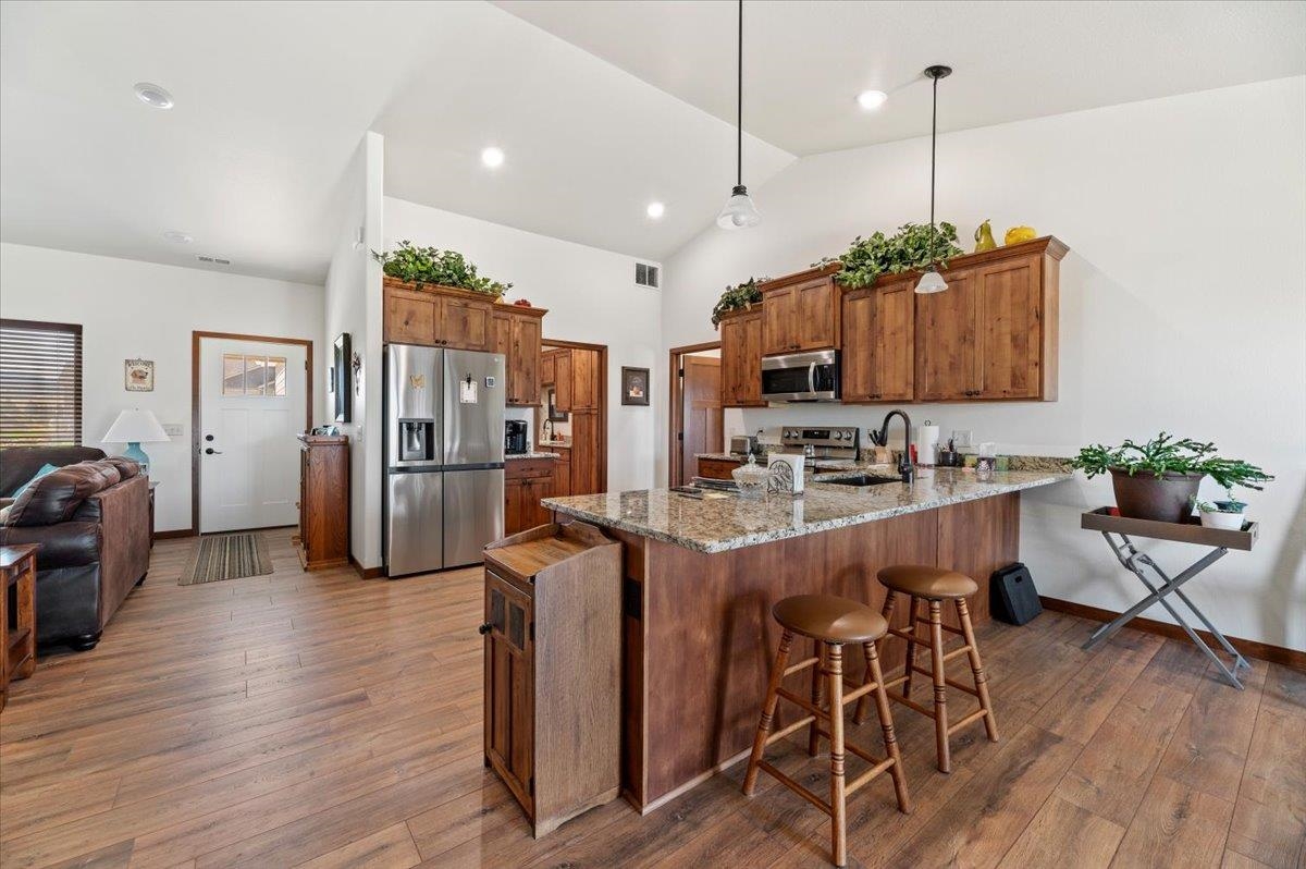 2244 Top Shelf Avenue