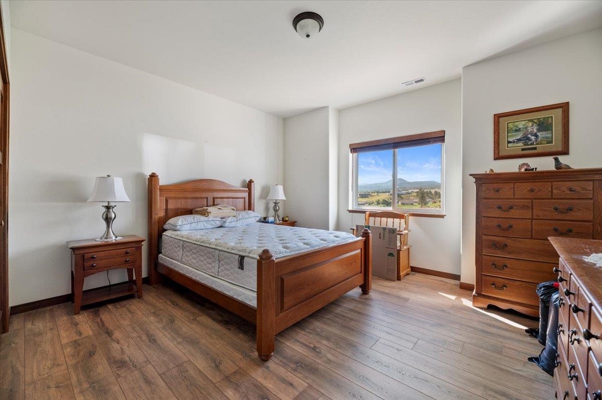 2244 Top Shelf Avenue