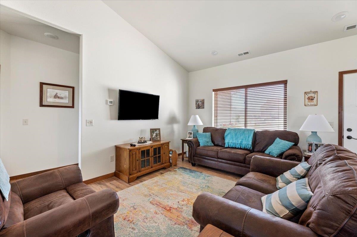 2244 Top Shelf Avenue