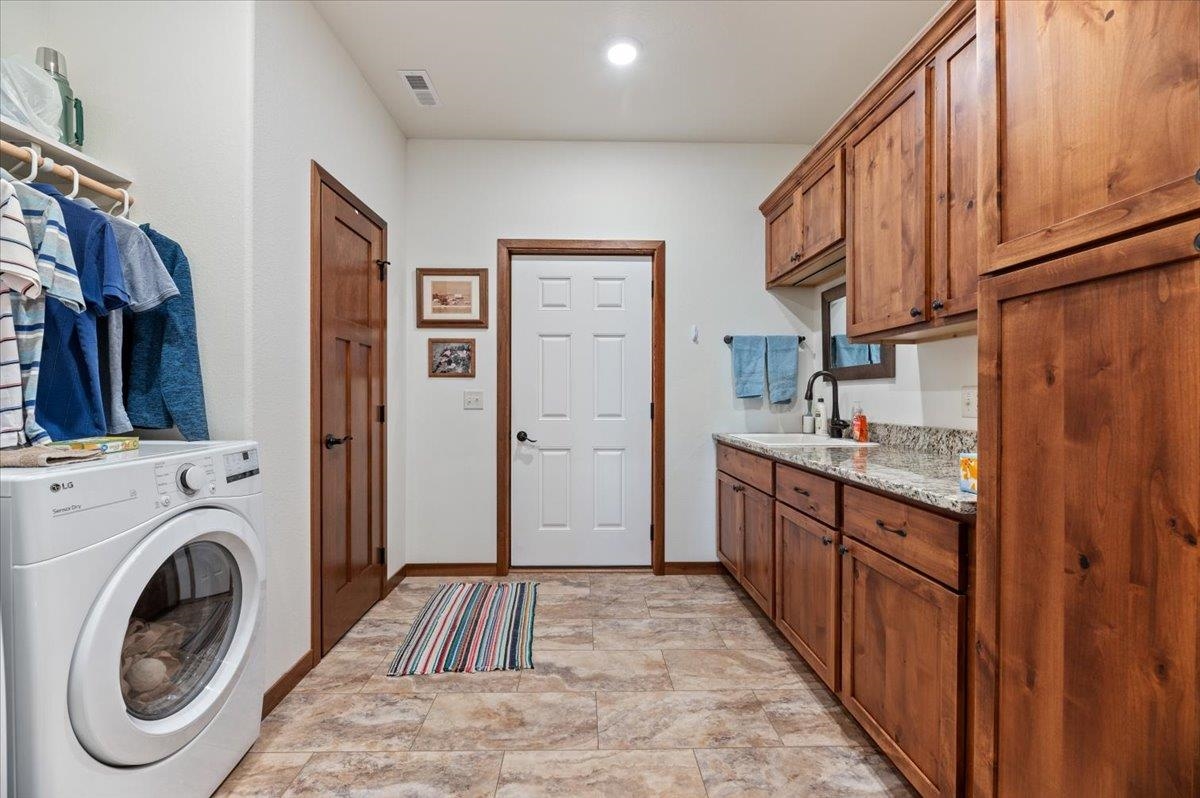 2244 Top Shelf Avenue